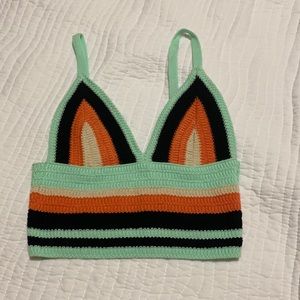 Crotchet multicolor top